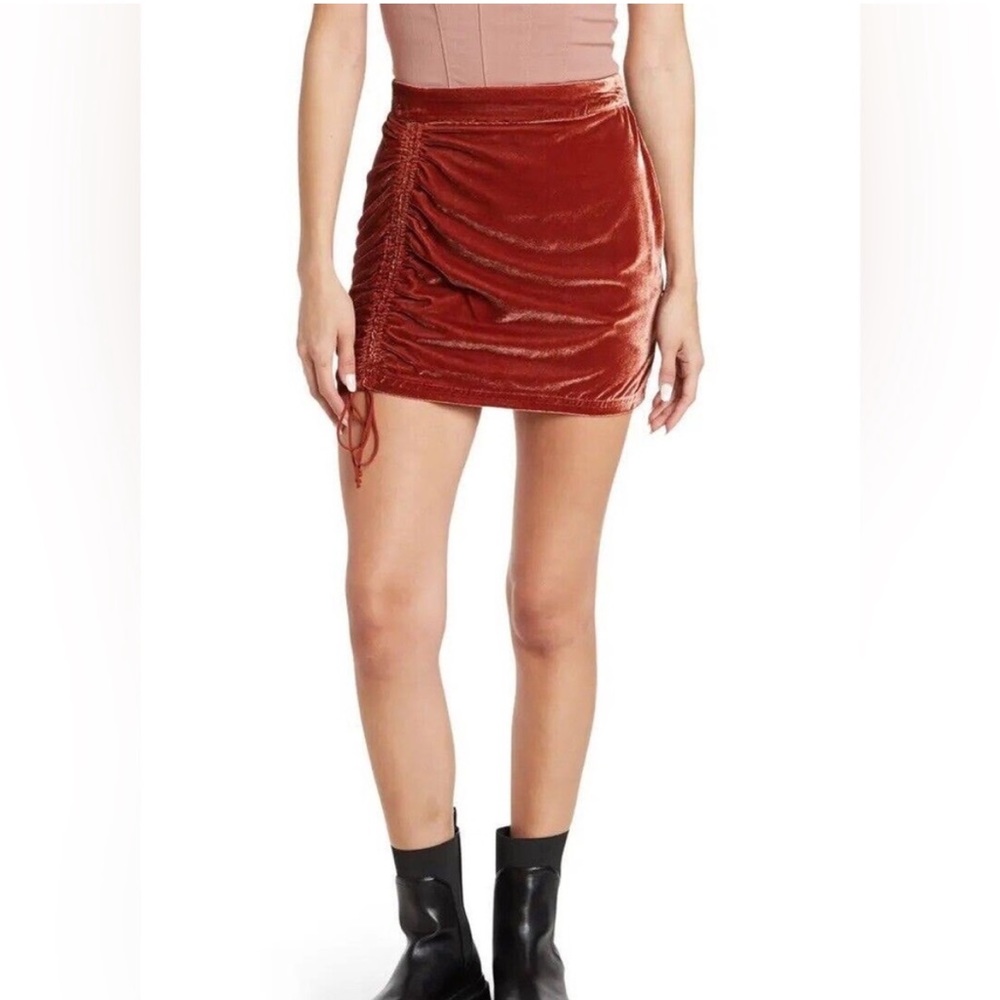 Free People x REVOLVE velvet mini skirt - Size 4
